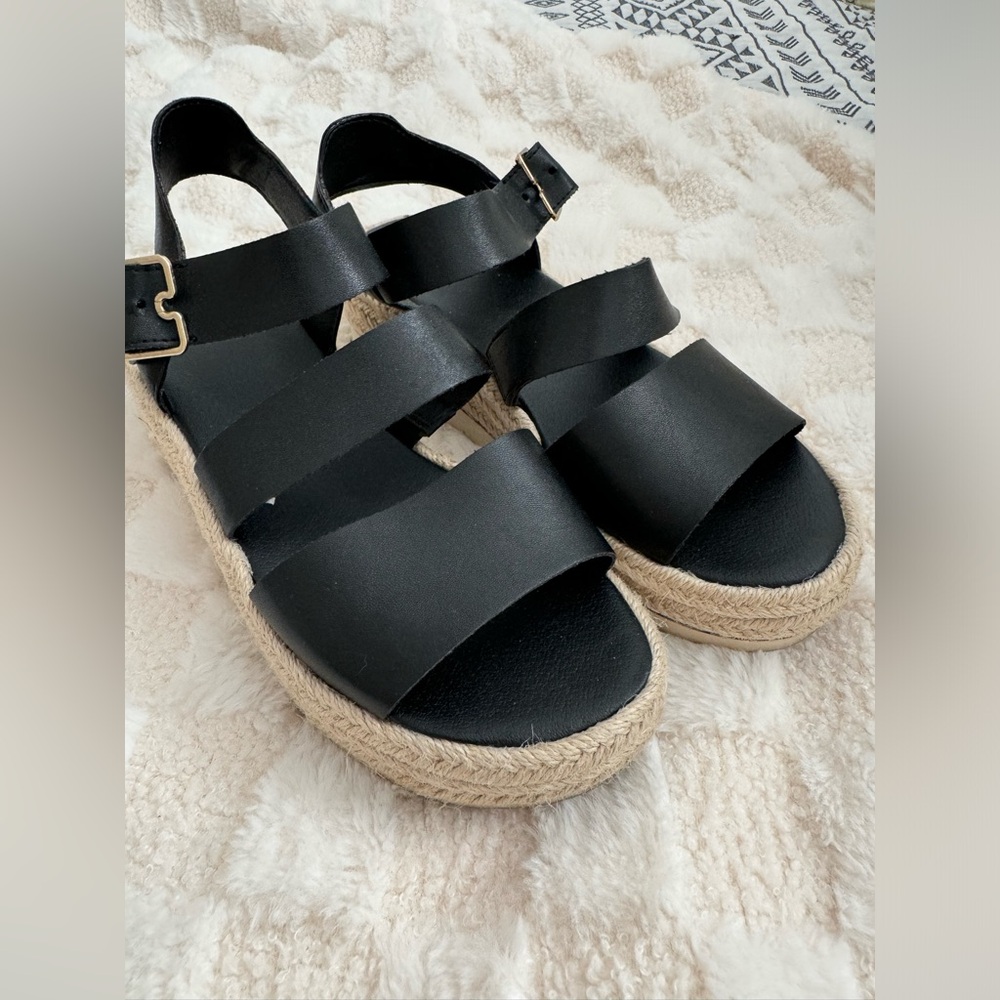 Dr. Scholls wedged sandals, EUC. Size 8